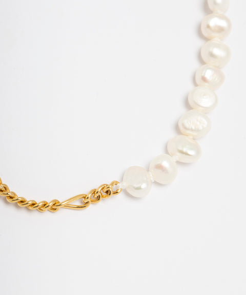A handmade Pas De Deux Bracelet / Anklet with a gold chain, WALD Berlin.