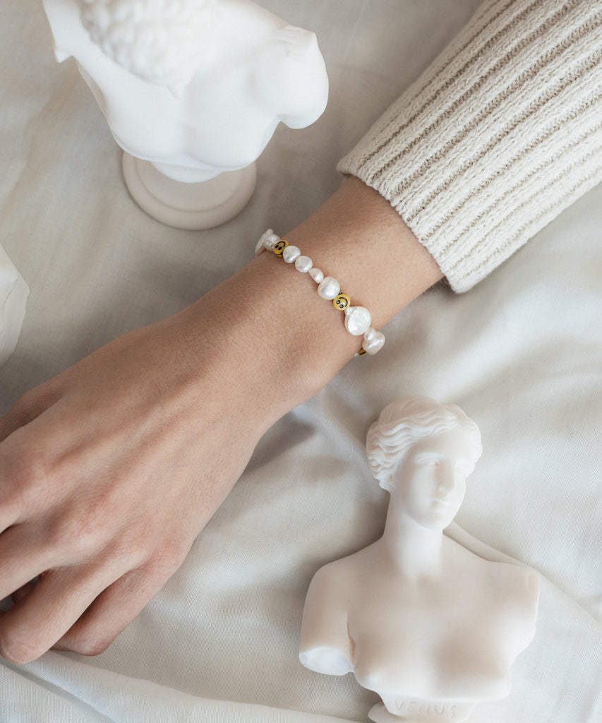 Smilie Dude Pearl Bracelet with Extention